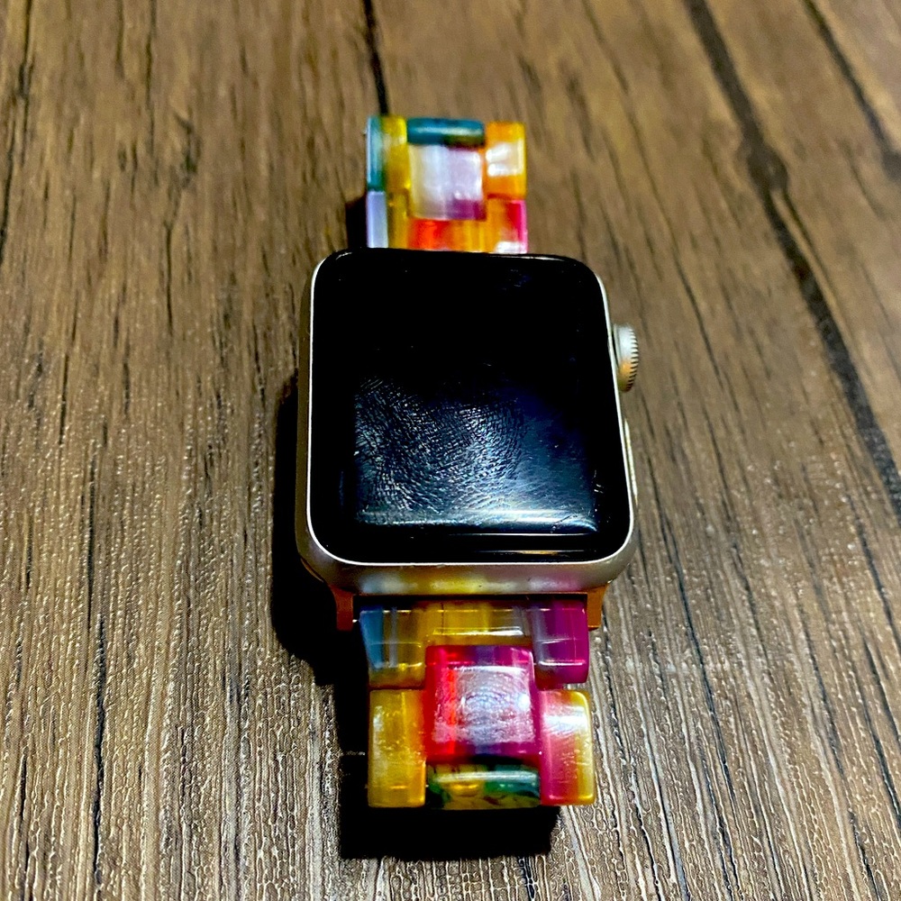 Apple Watch 3 - 38mm (w/ charging cable and fashion watchband)